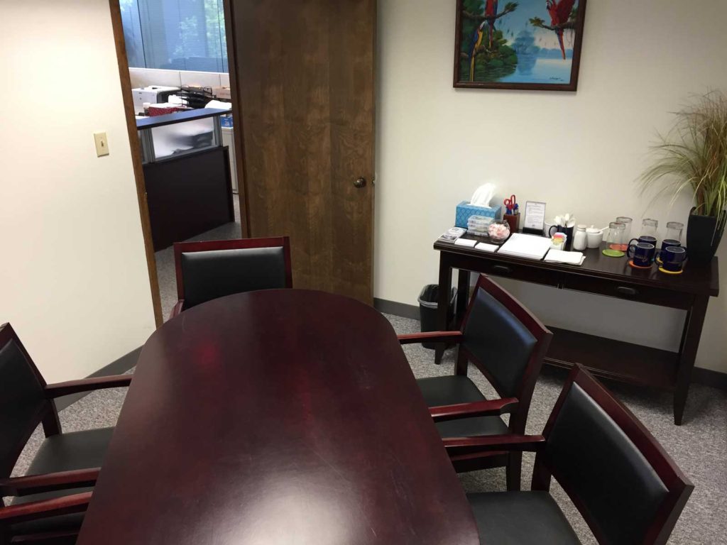 Deposition prep room at Lake Cook Reporting. Perfect for client or expert meetings before a deposition.
